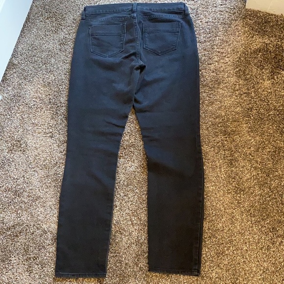 Old Navy Women’s Sweetheart Black Jeans sz 8 R - Picture 3 of 5